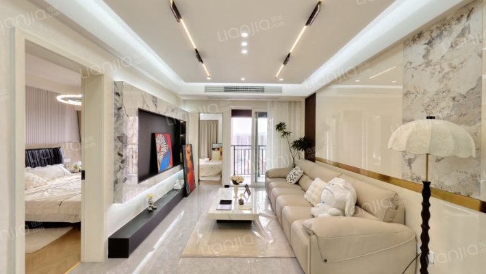 融创春晖十里御峰庭二手房实景图