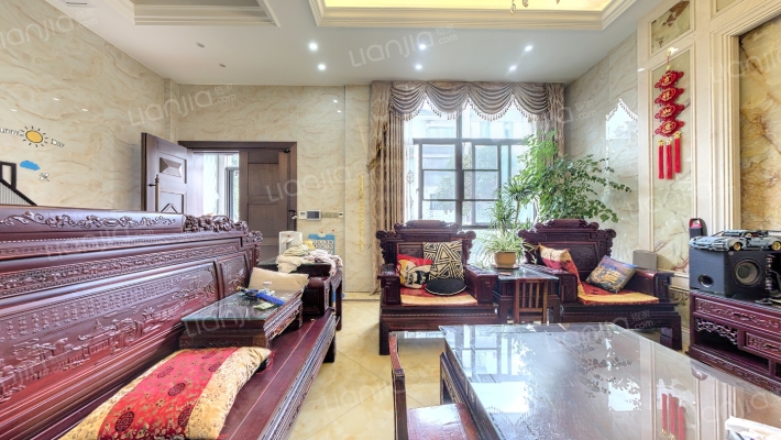 越溪庭院二手房实景图