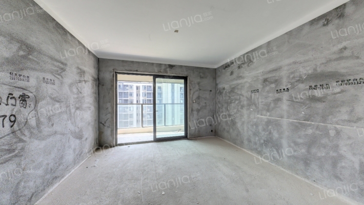 中梁东投鎏金天宸二手房实景图