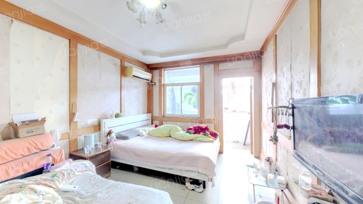 凤凰山路18-2号二手房实景图