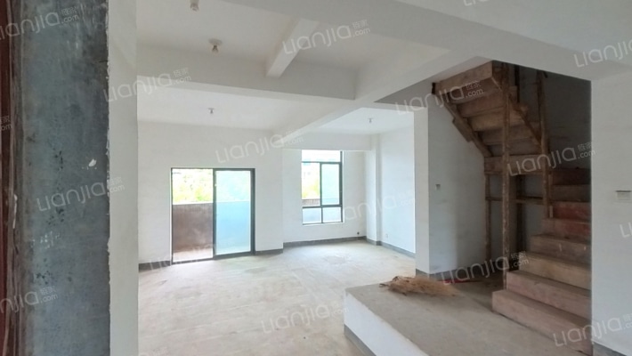 八号公馆别墅二手房实景图