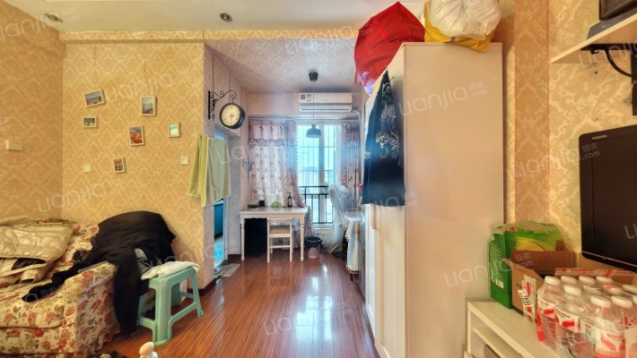 金巴黎二手房实景图