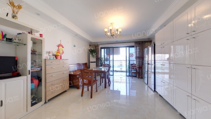 世航诺瑞比丽名园二手房实景图