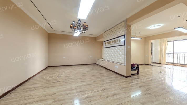 海林广场二手房实景图