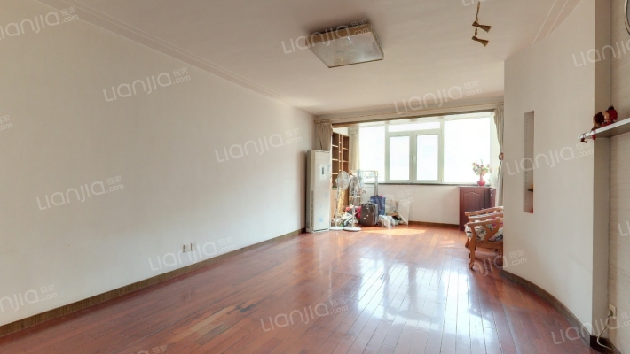 新贵都B区二手房实景图