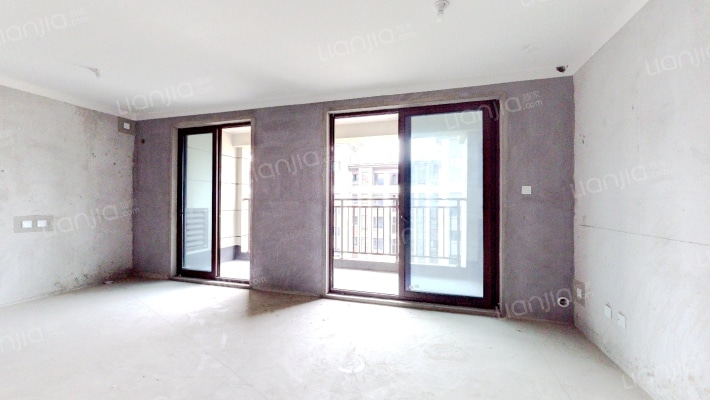 栖湖尚府二手房实景图