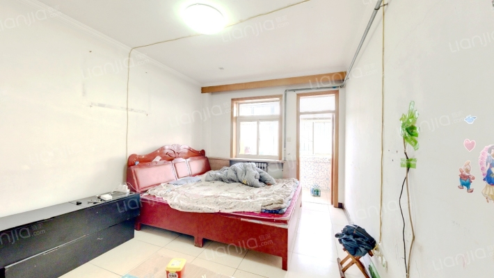 凤凰山路街二手房实景图