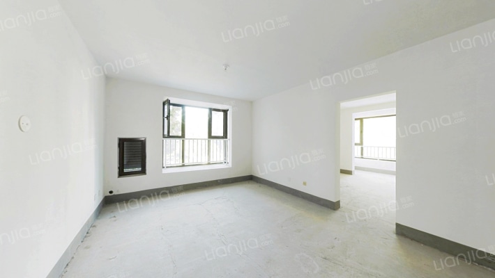 南北全明格局三居室，低楼层，前后无遮挡。-客厅