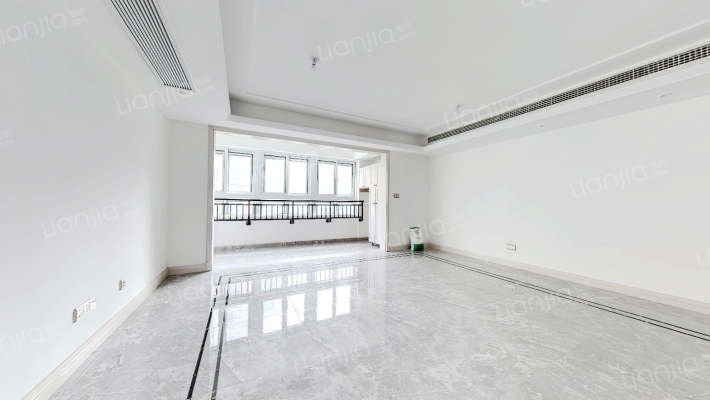 万科翡翠之光二手房实景图