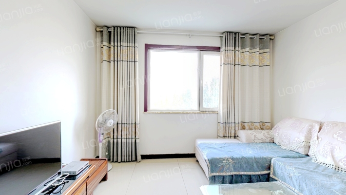 南北通透2居室，干净整洁，房本满二-客厅