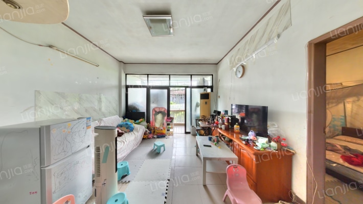 民航小区向云西街二手房实景图