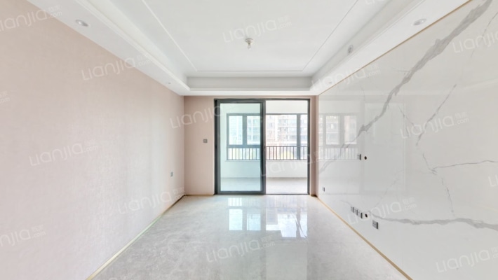 兴港和昌湖畔云栖二手房实景图