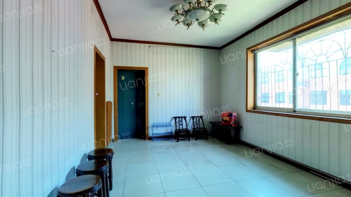 八中住宅楼二手房实景图