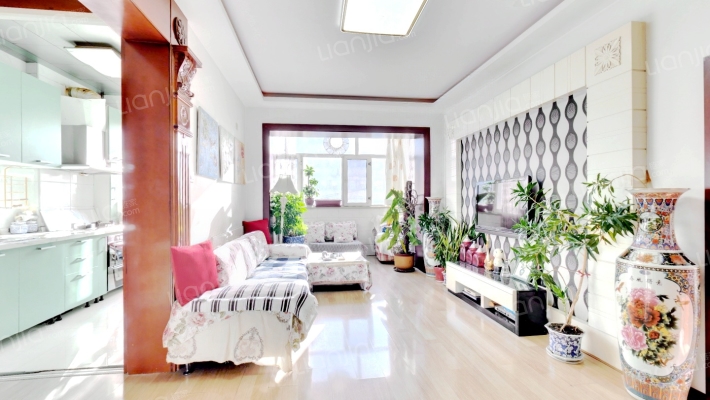 鸿基名苑二手房实景图