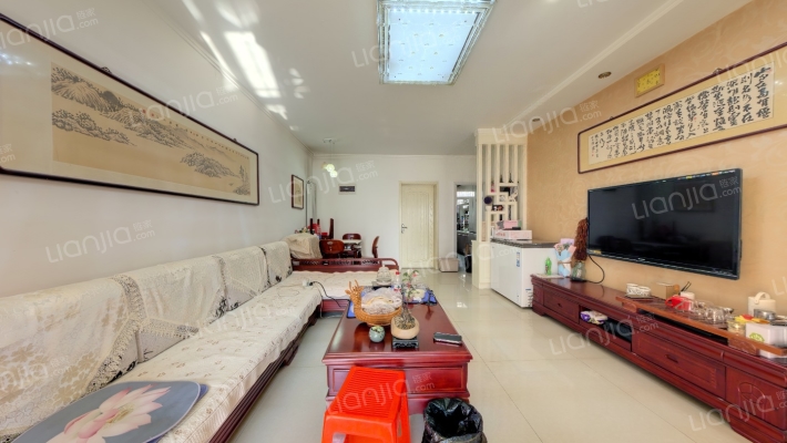 在水一方二手房实景图