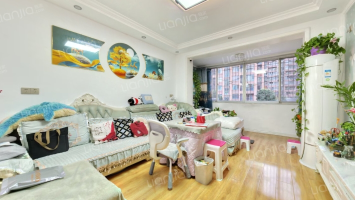 同怡横街50号二手房实景图