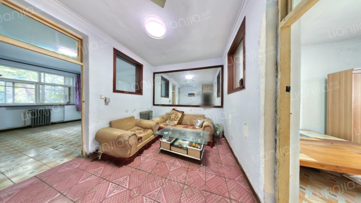 宏杰家属楼二手房实景图