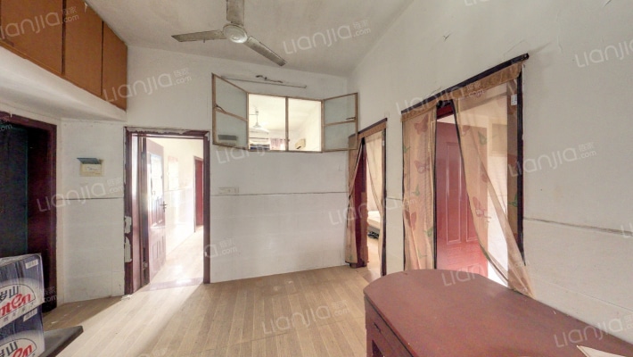 集贤南路242二手房实景图