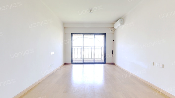 卓越蔚蓝山二手房实景图