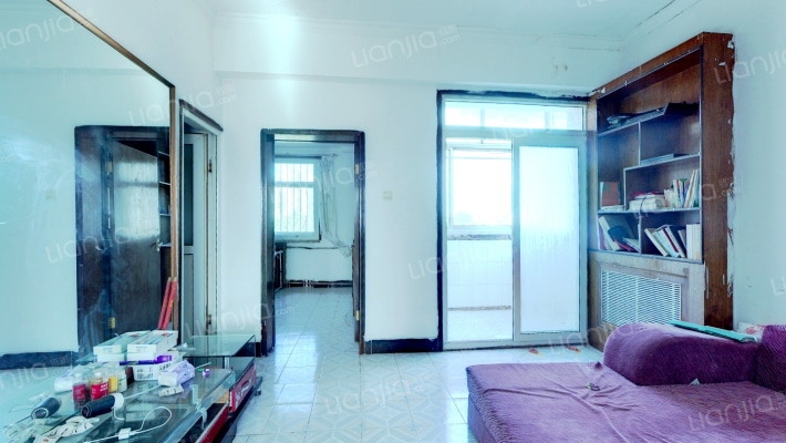 ：粮食局东关  南北户型，近三义近双塔，交通便捷-客厅