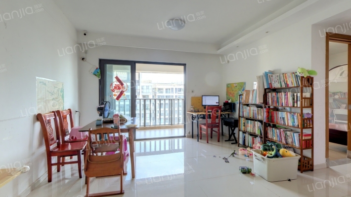 金地海南自在城蝶兰苑二手房实景图