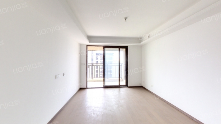 万科观湖礼著二期二手房实景图