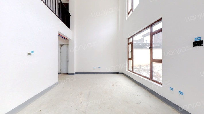 世茂爵世山二手房实景图