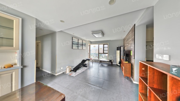 世茂蝶湖湾二手房实景图