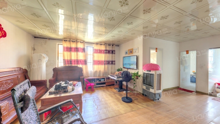 正天花园二手房实景图