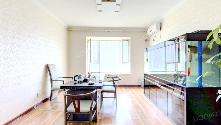 领秀长风悦秀园二手房实景图