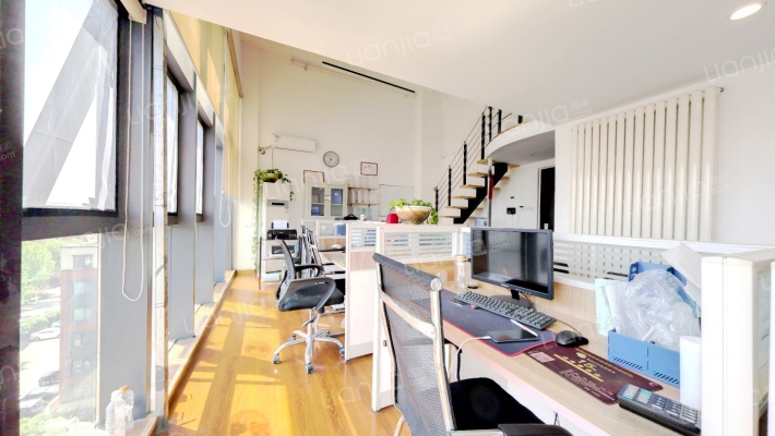 万科国家广告产业园二手房实景图