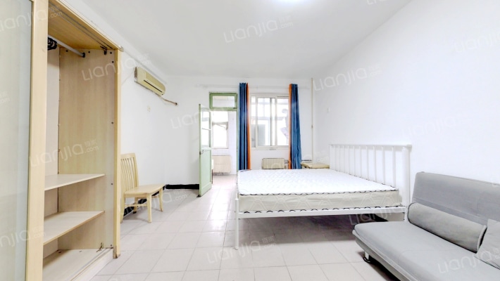 青年公寓二手房实景图