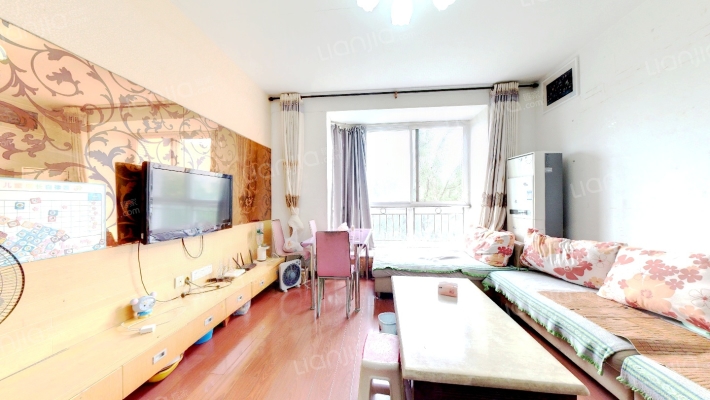 名丽苑二手房实景图