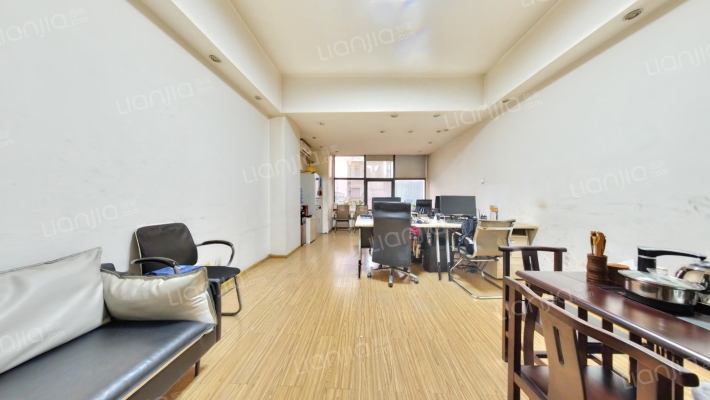 财富中心二期二手房实景图