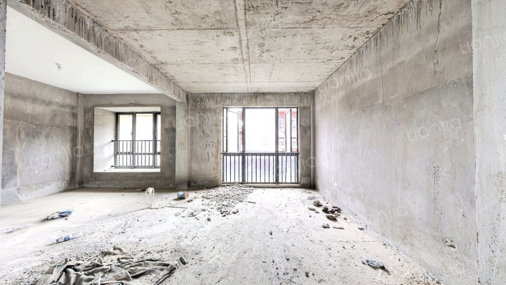 先生的山B区二手房实景图