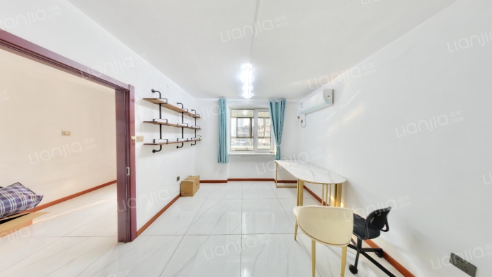 卫安中里二手房实景图