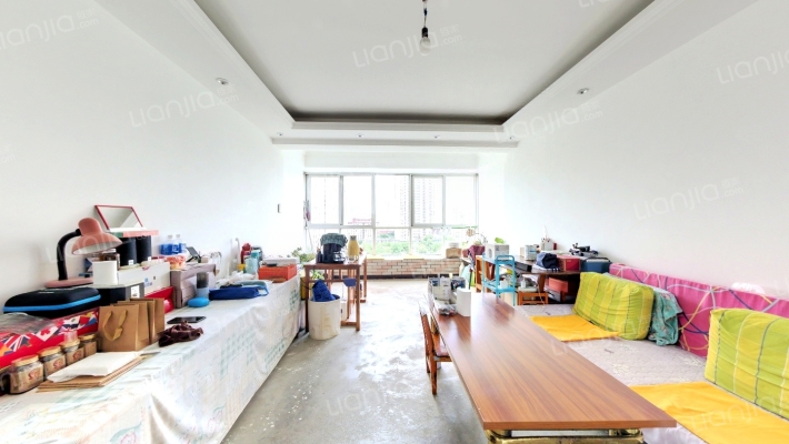 巴士家园C区二手房实景图