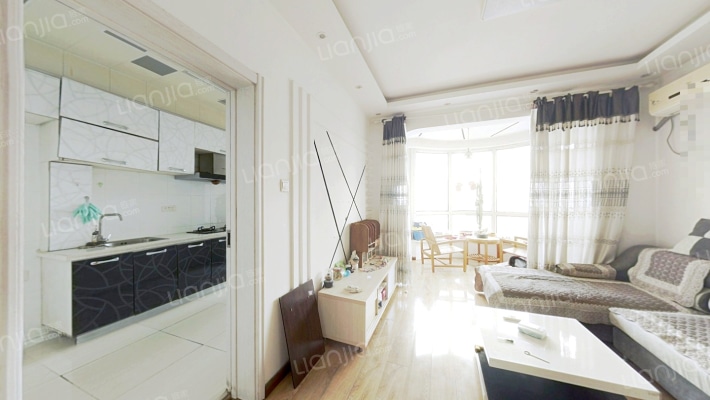 金泰湖滨绿茵二手房实景图