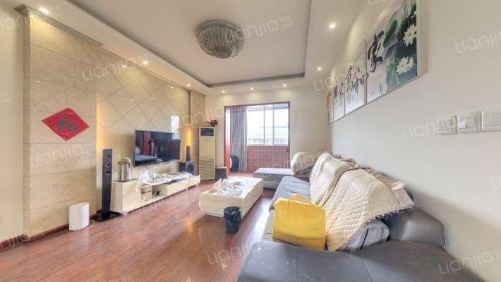 镇政府宿舍二手房实景图