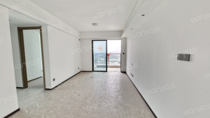 卓越蔚蓝领秀二手房实景图