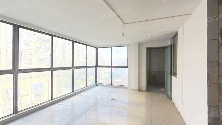 金城高尔夫二区二手房实景图