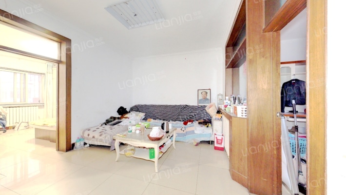 交警楼二手房实景图