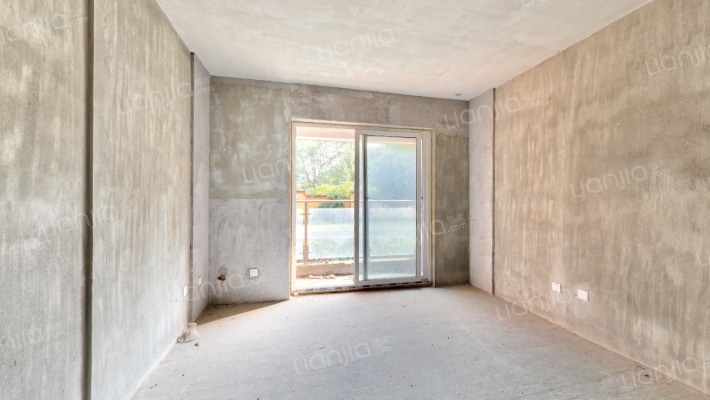 雅砻阳光花园二手房实景图