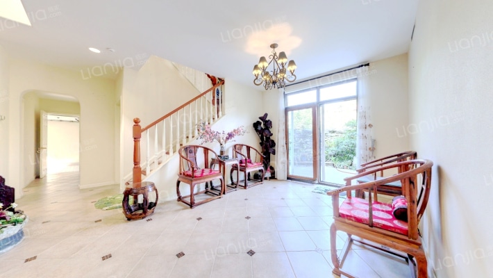 麓山国际逸翠谷二手房实景图