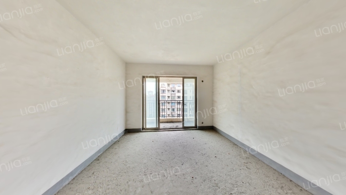 凰樵圣堡二手房实景图