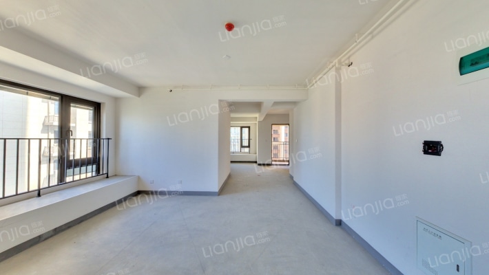 龙湖春江郦湾二手房实景图