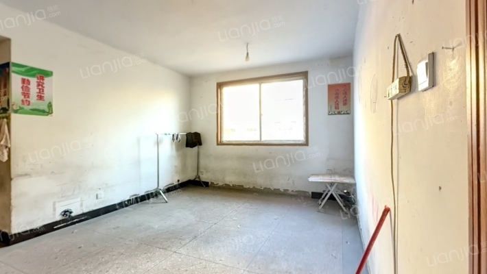 烟厂家属院二手房实景图