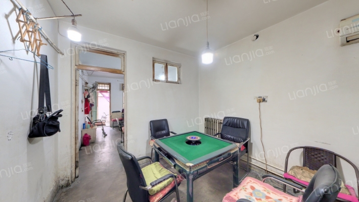 一三八家属院二手房实景图