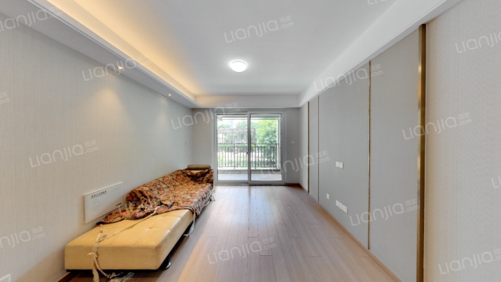 朗绿花园二手房实景图