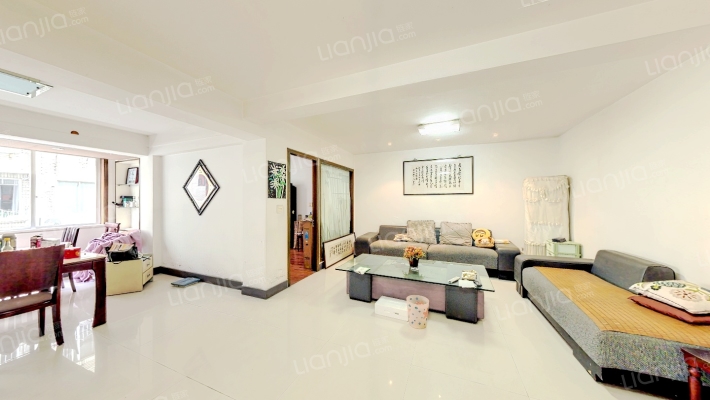 鸿源小区二手房实景图